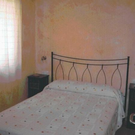 Hostal Valle Del Iregua Albelda de Iregua Szoba fotó